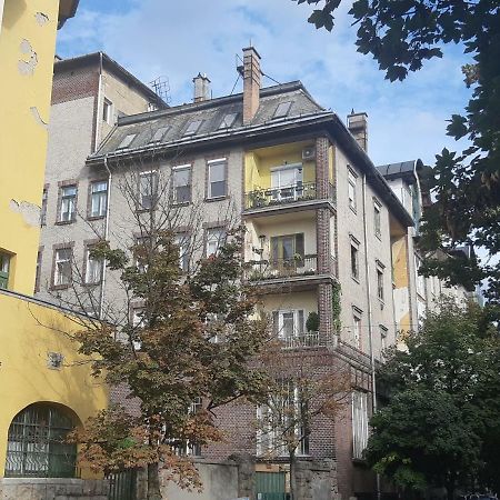 2 Bedroom Apartment Near Heroes Square Budapest Esterno foto