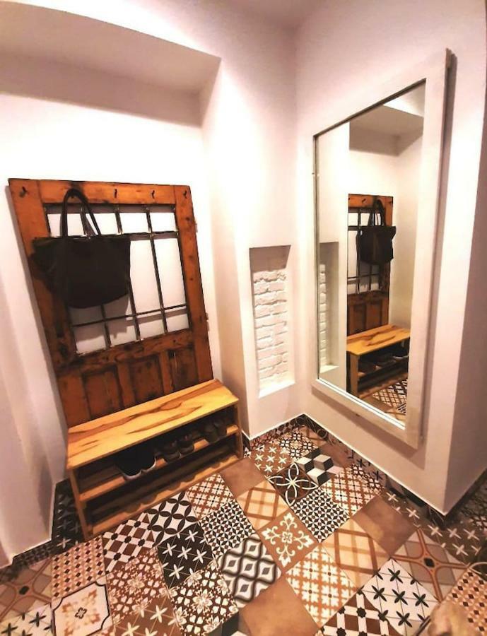 2 Bedroom Apartment Near Heroes Square Budapest Esterno foto