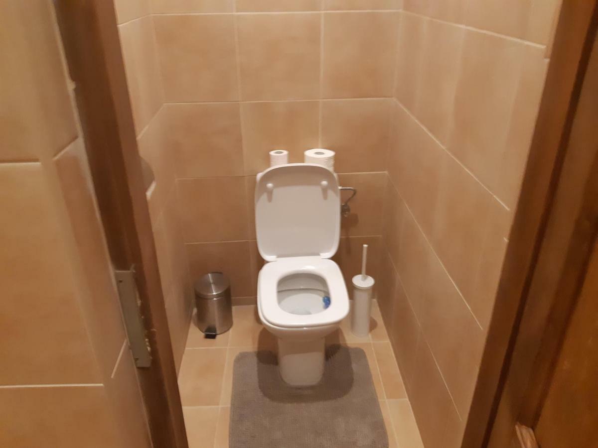 2 Bedroom Apartment Near Heroes Square Budapest Esterno foto